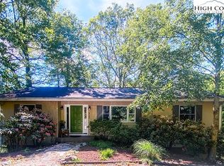 212 White Pine Rd S, Blowing Rock, NC 28605