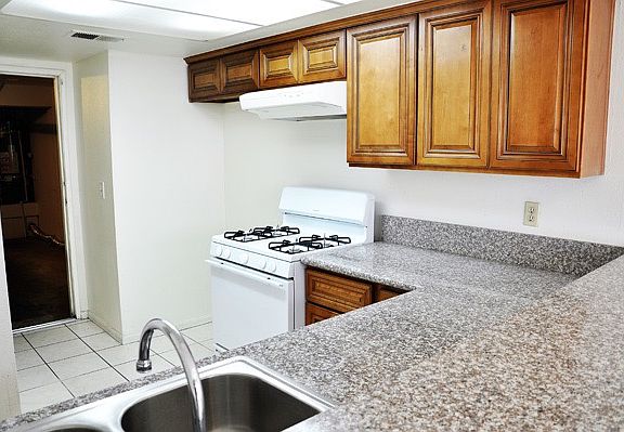 3rd image of 830 E Cedar St APT A