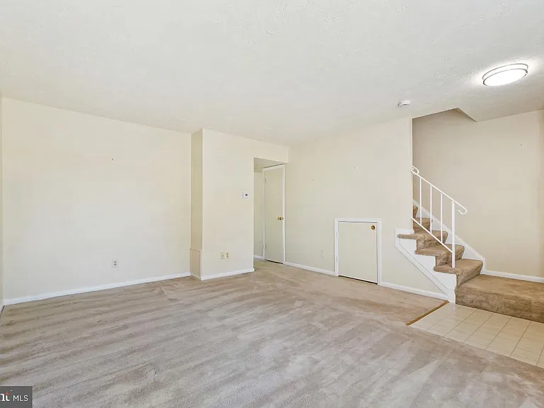 2 Chelmsford Ct — Photo 5