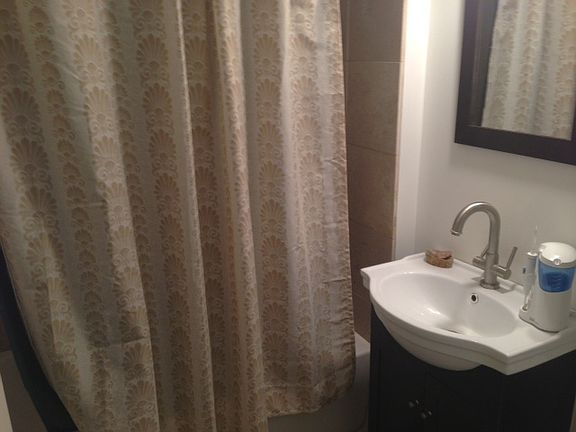 2nd image of 5918 N Hermitage Ave #2