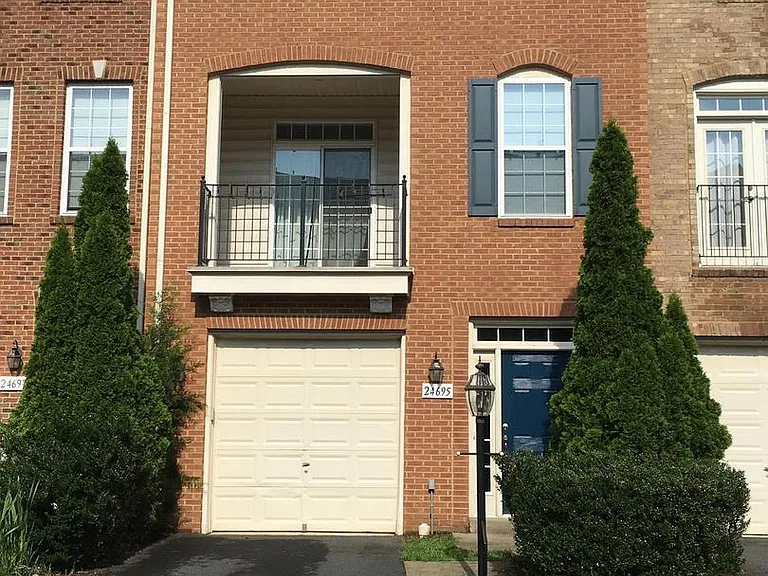 24695 Kings Canyon Sq — Photo 1