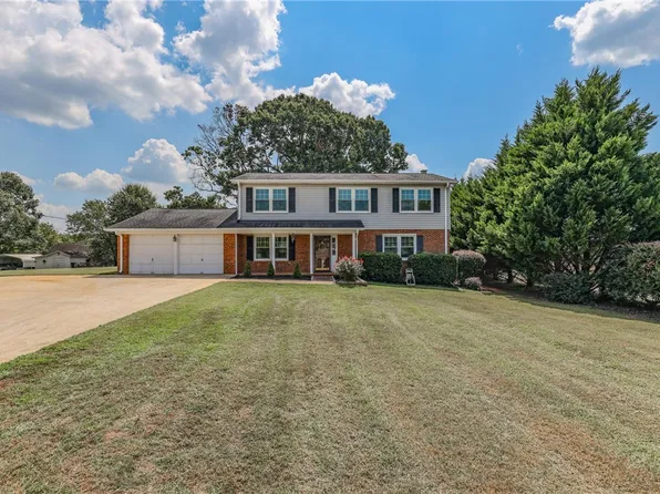 104 Forest Park Dr, Easley, SC 29642