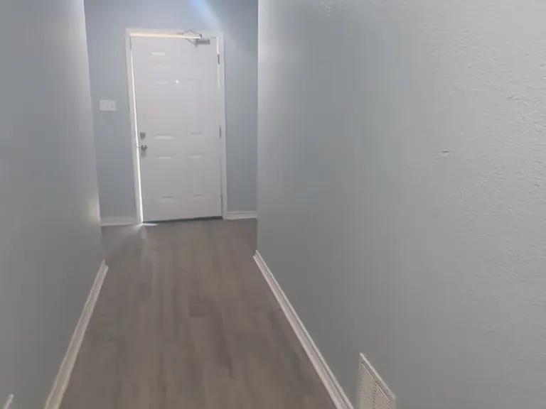 1105 New Laredo Hwy #202 — Photo 1