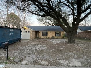 709 Southoak Dr, Athens, TX 75751