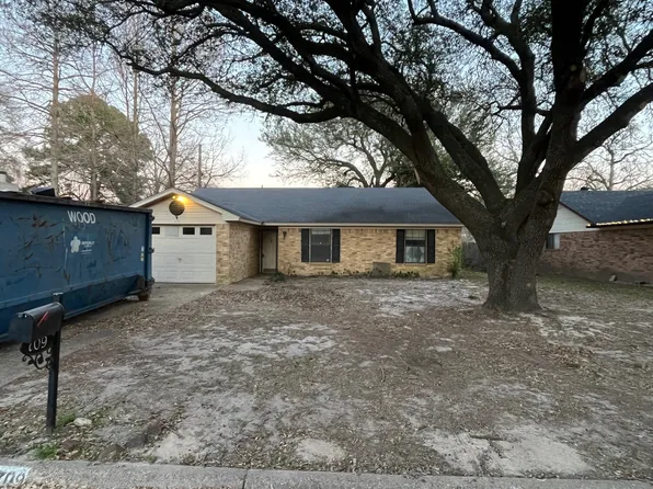 709 Southoak Dr, Athens, TX 75751