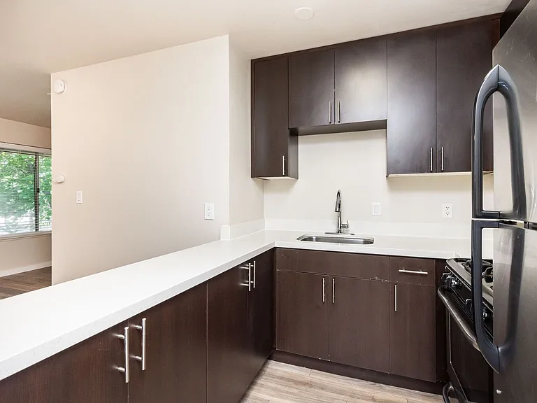 Riverbend Apartments — Photo 5