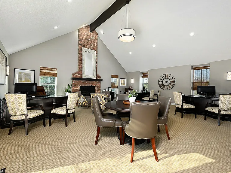 Leasing Center