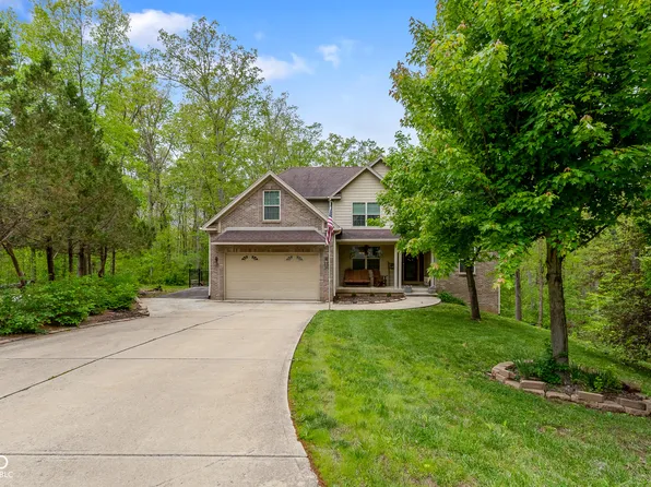 151 Hilltop Ln, Nashville, IN 47448
