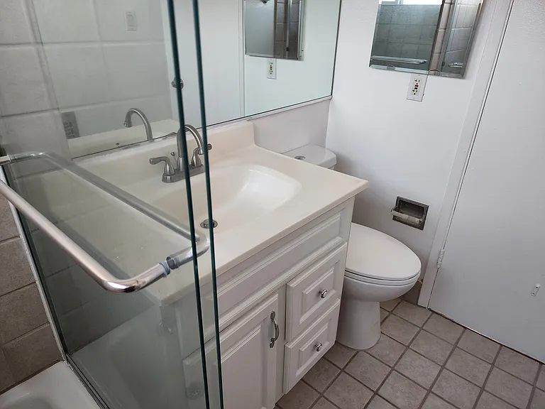 1025 Idaho Ave #9 — Photo 19