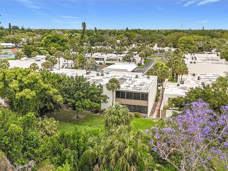 434 Palm Tree Dr #434 — Photo 38