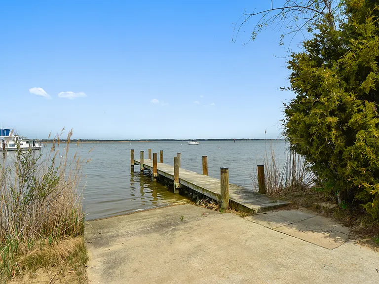 Community Boat Ramp (Private)