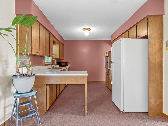 5th image of 719 35th St SE