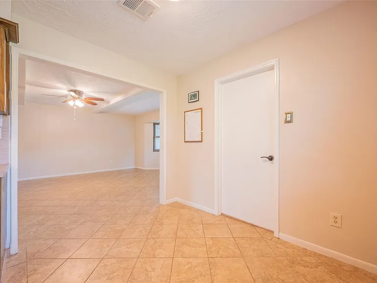 9202 Benning Dr — Photo 18