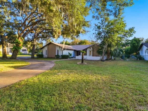 11806 W Riverhaven Dr, Homosassa, FL 34448