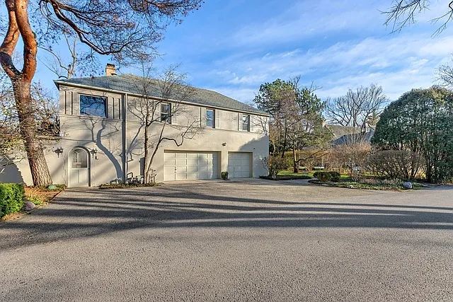 111 Thorntree Ln photo 1