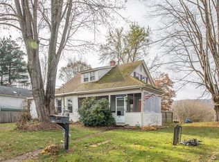 1026 Chestnut St, Palmer, MA 01069