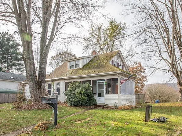1026 Chestnut St, Palmer, MA 01069