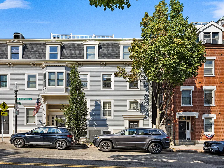 253 Bunker Hill St — Photo 22