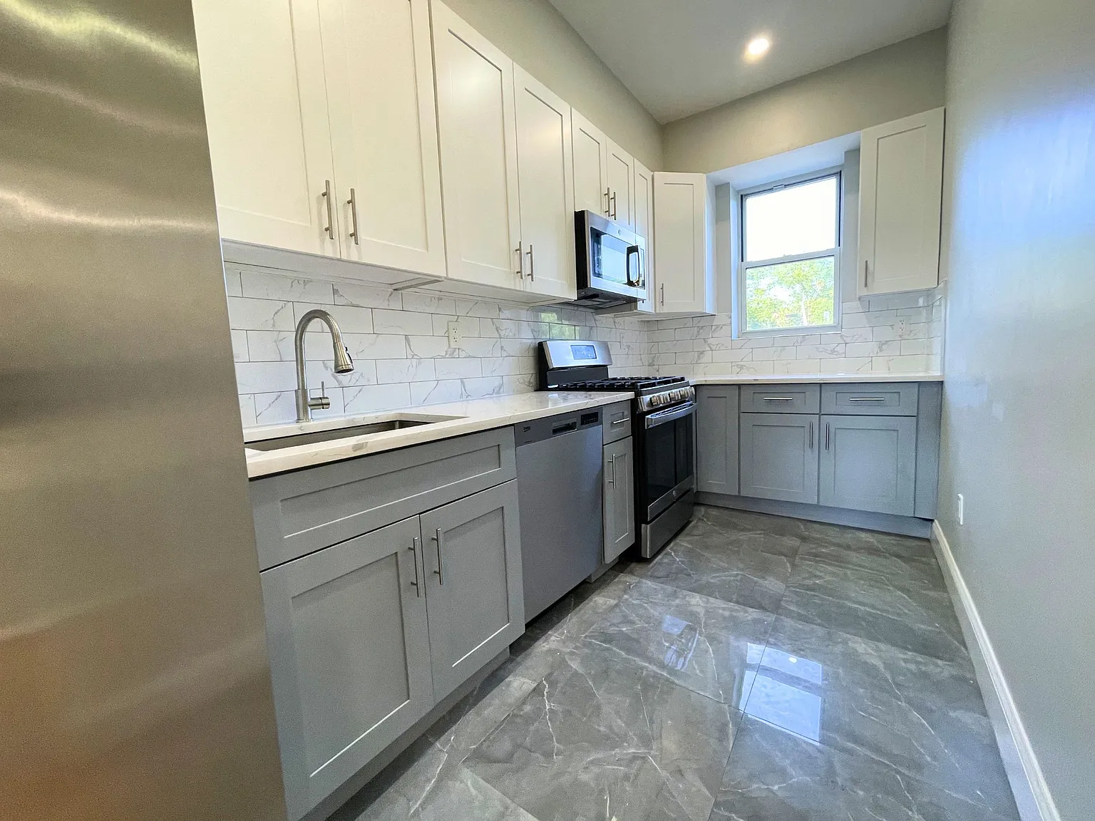3 bed, $3,300 — Photo 4