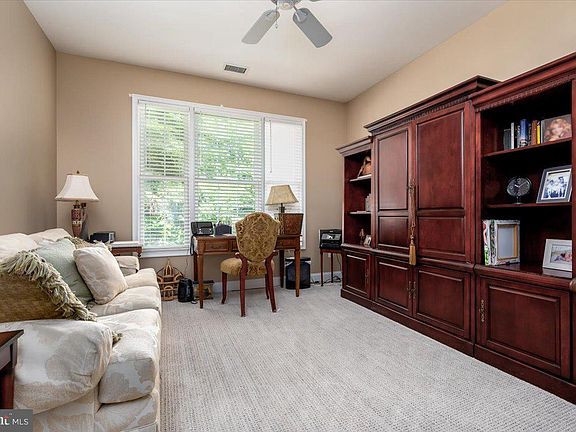 5th image of 2619 Salford Dr
