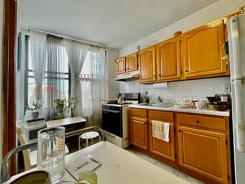 98 Kingsland Ave #2R Photo 1