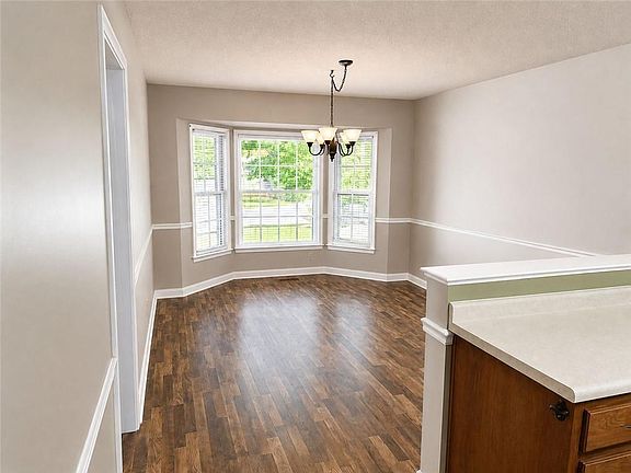 3rd image of 125 Onyx Pl