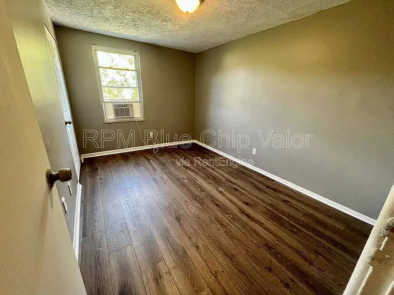 514 Oliver St — Photo 9