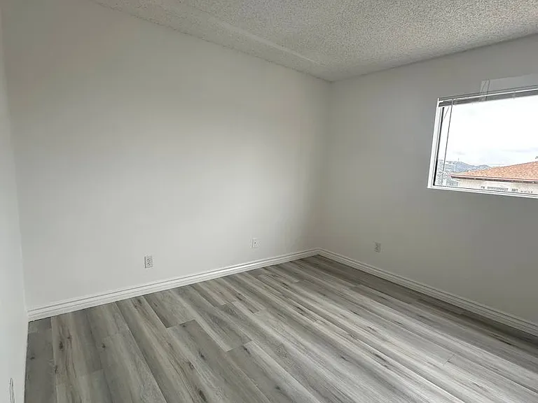 10135 Hillhaven Ave — Photo 15