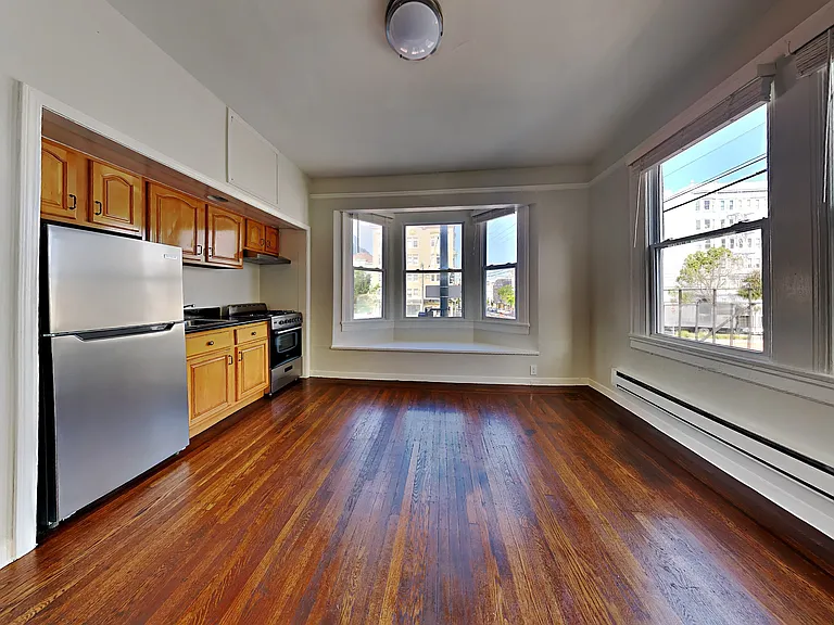 2360 Van Ness Ave — Photo 5