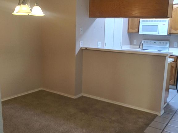 5th image of 1413 Meadowood Village Dr