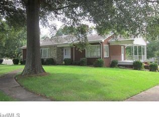 3364 Country Club Rd, Winston Salem, NC 27104