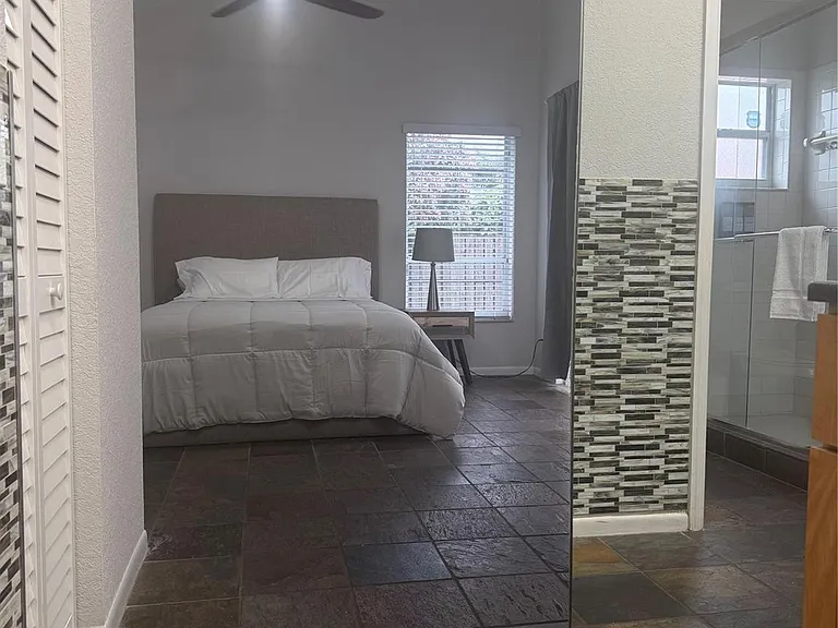 607 SW 15th St — Photo 5
