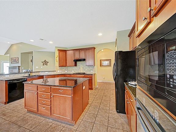 5th image of 9712 Brewster Ln