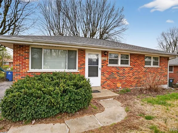 1146 Reale Ave, Saint Louis, MO 63138