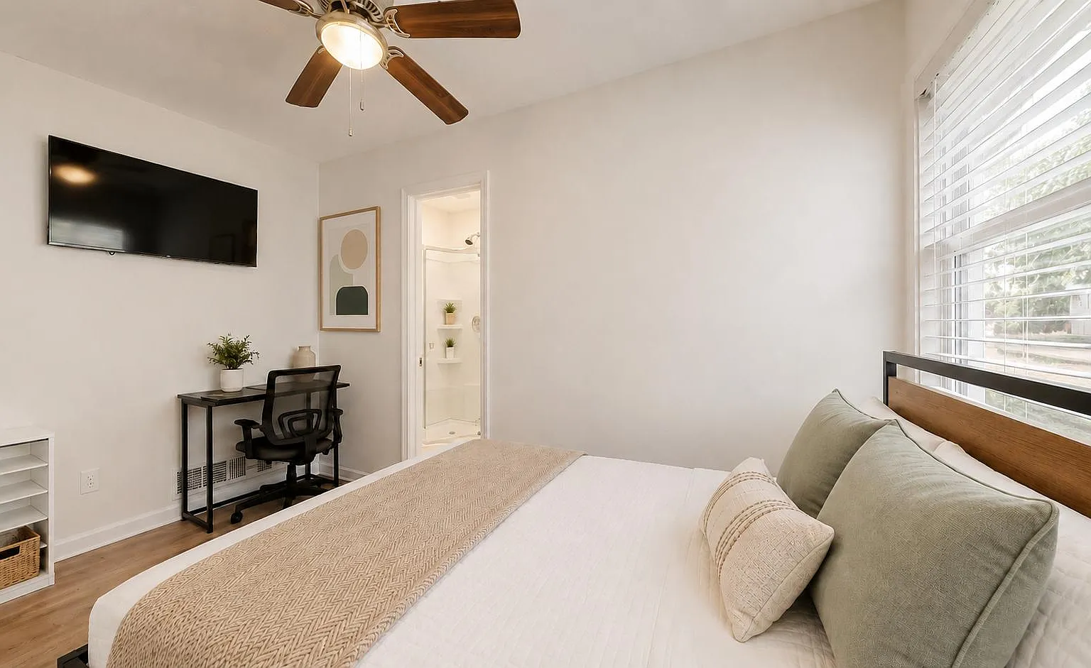 4 bed, 6.0 bath, 1960 sqft, $1,066 — Photo 3