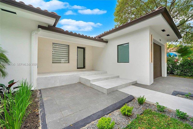 1st image of 728 Majorca Ave #728