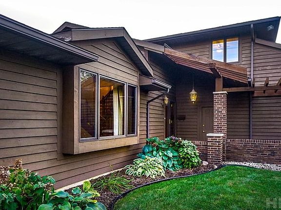 3rd image of 1109 Muirfield Dr