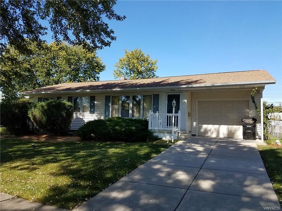 1st image of 293 Woodmere Dr