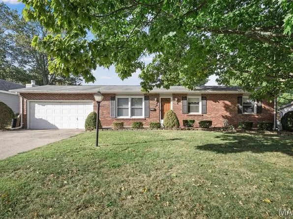 2705 Cypress Dr, Saint Charles, MO 63301
