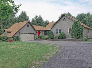 20 Maryview Dr, Wynantskill, NY 12198