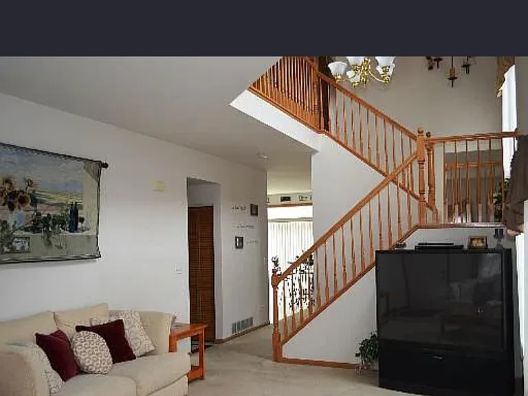 2812 River Bend Ln — Photo 2