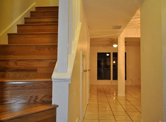 5th image of 7001 Woodhue Dr