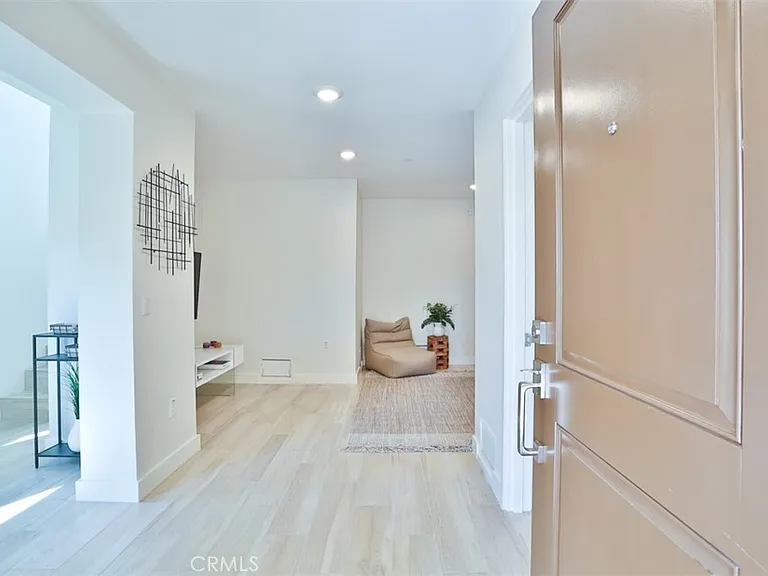 1529 Doheny Way — Photo 10