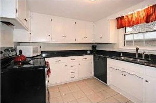 5th image of 4134 Sunmeadow Ln