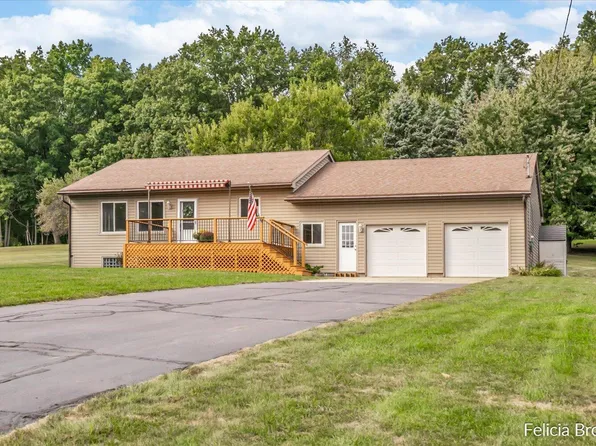 8119 Sunset Ln SE, Alto, MI 49302