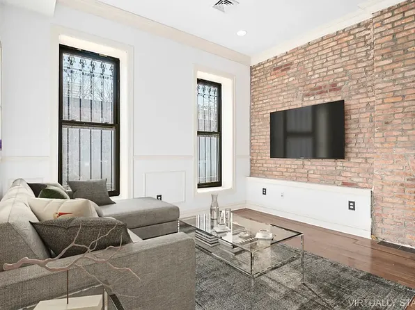 829 Putnam Avenue image 1 of 6