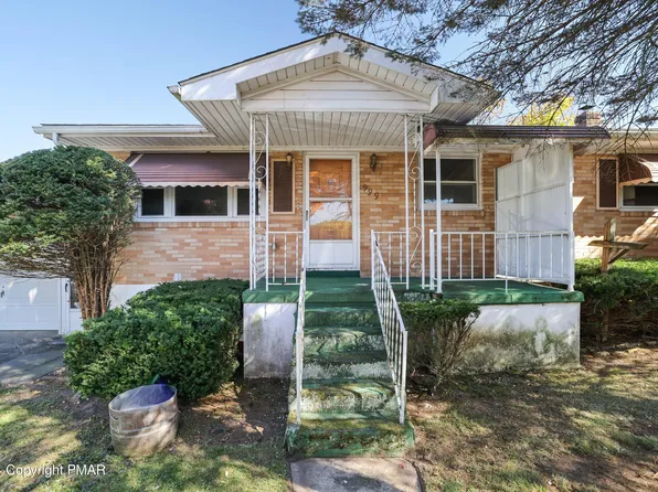 999 N Manhattan Ct, Hazleton, PA 18201