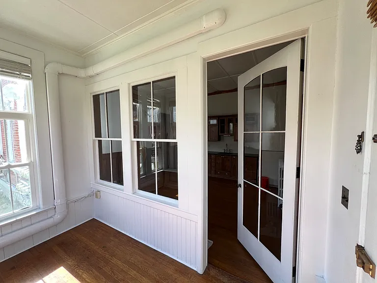 819 Main St #D — Photo 5