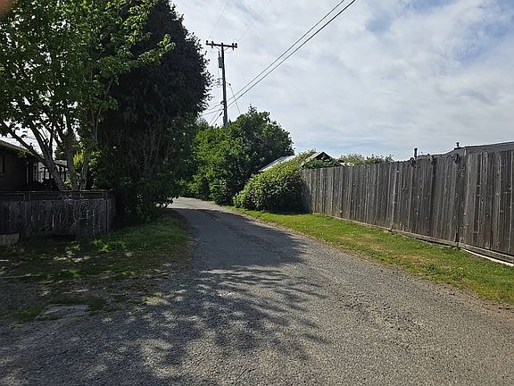 5th image of 2032 Nelson Rd