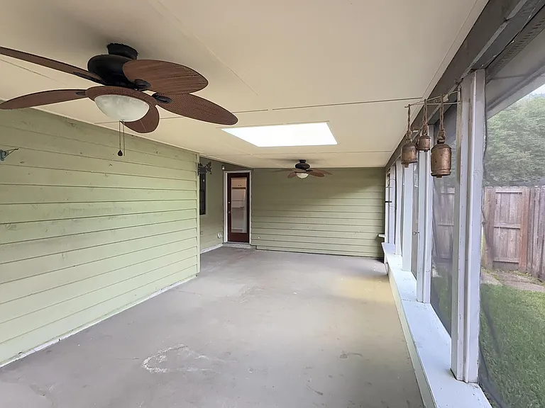 8257 Timberidge Ct — Photo 24